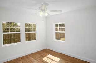 7901 Helmers St, Houston, TX 77022 - Photo 11