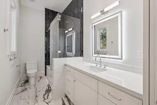 11607 Shady Grove Ln, Houston, TX 77024 - Photo 39