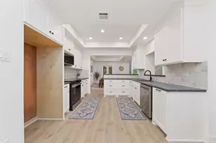 9374 Briar Forest Dr, Houston, TX 77063 - Photo 7