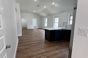 13256 Lake Conroe Bay Rd, Willis, TX 77318 - Photo 5