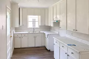 1156 2nd St, Clute, TX 77531 - Photo 23
