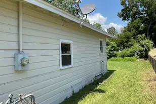 1156 2nd St, Clute, TX 77531 - Photo 9