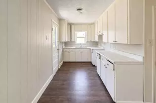 1156 2nd St, Clute, TX 77531 - Photo 25