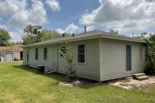 1156 2nd St, Clute, TX 77531 - Photo 11