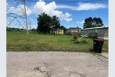 1100 Pine Street, Baytown, TX 77520 - Photo 9