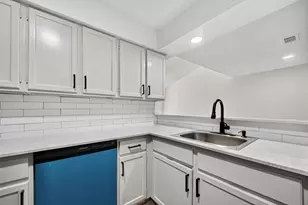 12957 Shannon Hills Dr, Houston, TX 77099 - Photo 23