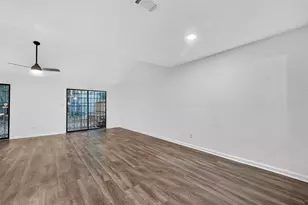 12957 Shannon Hills Dr, Houston, TX 77099 - Photo 11