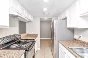 9557 Pagewood Ln, Houston, TX 77063 - Photo 21