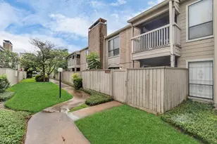 9557 Pagewood Ln, Houston, TX 77063 - Photo 3