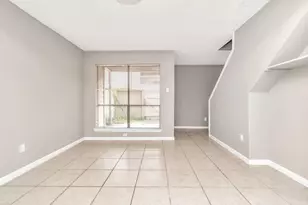 9557 Pagewood Ln, Houston, TX 77063 - Photo 13