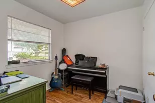 1710 W 11th St, Freeport, TX 77541 - Photo 5