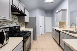9026 Clearwood Landing Blvd, Houston, TX 77075 - Photo 9