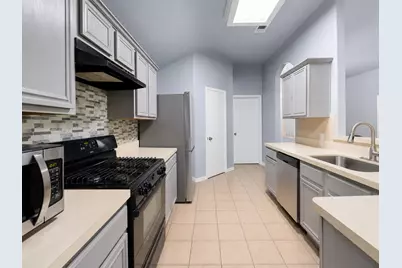 9026 Clearwood Landing Boulevard, Houston, TX 77075 - Photo 9