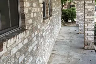 10719 Valley Hills Dr, Houston, TX 77071 - Photo 3