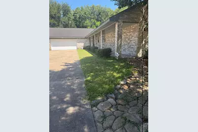 10719 Valley Hills Drive, Houston, TX 77071 - Photo 1