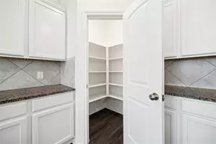 9310 Victoria Valley Ct, Houston, TX 77365 - Photo 15