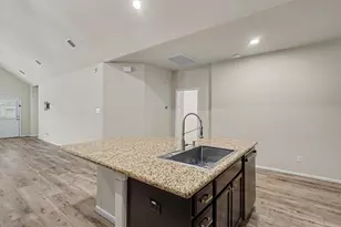 2728 Rogliano Ln, League City, TX 77573 - Photo 9