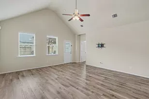 2728 Rogliano Ln, League City, TX 77573 - Photo 13