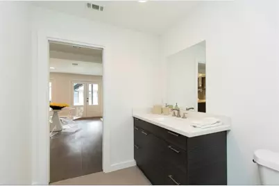 1410 Hyde Park Boulevard #105, Houston, TX 77006 - Photo 7