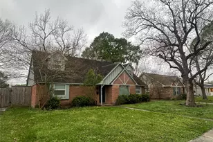 6015 McKnight St, Houston, TX 77035 - Photo 3