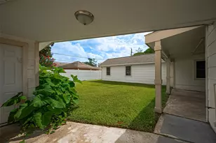 982 W Donovan St, Houston, TX 77091 - Photo 37