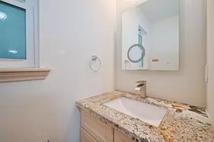 982 W Donovan St, Houston, TX 77091 - Photo 17