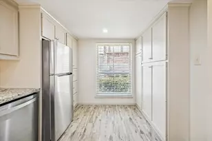 14703 Barryknoll Ln, Houston, TX 77079 - Photo 5