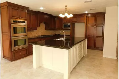 5245 Timberline Lane, Beaumont, TX 77706 - Photo 9