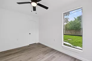 4933 Doolittle Blvd, Houston, TX 77033 - Photo 23