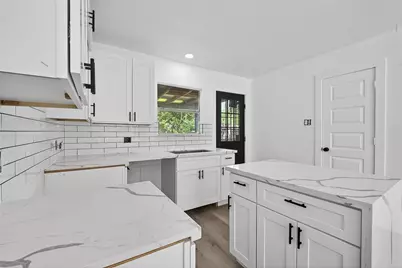 4933 Doolittle Boulevard, Houston, TX 77033 - Photo 9