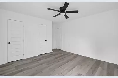 4933 Doolittle Boulevard, Houston, TX 77033 - Photo 17