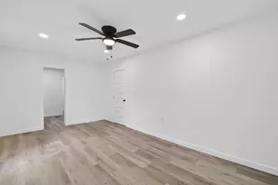 4933 Doolittle Blvd, Houston, TX 77033 - Photo 13