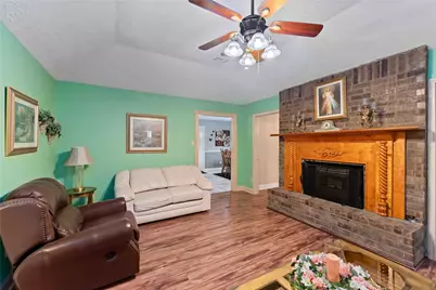 111 Commerce Lane, Highlands, TX 77562 - Photo 9