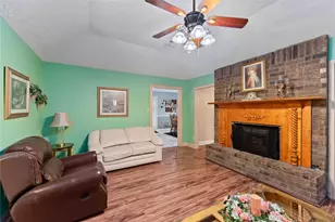 111 Commerce Ln, Highlands, TX 77562 - Photo 9