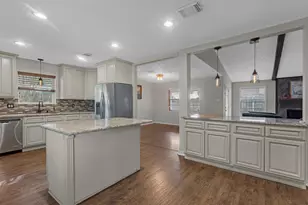14319 Ella Lee Ln, Houston, TX 77077 - Photo 7