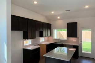 4710 Magnolia Montoya Dr, Pinehurst, TX 77362 - Photo 5