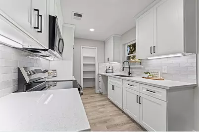 307 Sulky Trail Street, Houston, TX 77060 - Photo 5