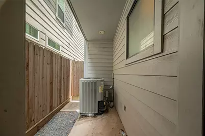 2115 Hadley Street, Houston, TX 77003 - Photo 33