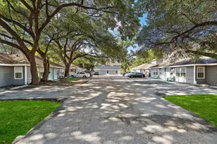 234 W 27th St, Houston, TX 77008 - Photo 1