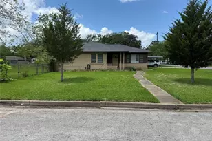 1800 Carlisle St, Rosenberg, TX 77471 - Photo 1