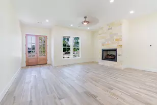 10176 County Rd 302, Plantersville, TX 77363 - Photo 9