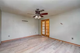 8428 Swiftwater Ln, Houston, TX 77075 - Photo 5