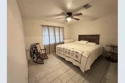 213 E Rhodes Avenue, Lufkin, TX 75901 - Photo 9