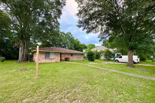 213 E Rhodes Ave, Lufkin, TX 75901 - Photo 3