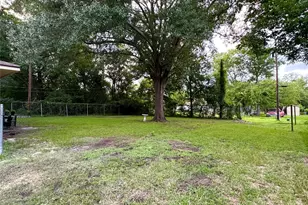 213 E Rhodes Ave, Lufkin, TX 75901 - Photo 17