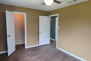 1169 E Kyle Rd, Clute, TX 77531 - Photo 23