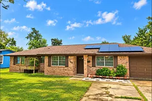 1169 E Kyle Rd, Clute, TX 77531 - Photo 1