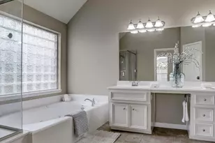 13301 Ravenlake Dr, Pearland, TX 77584 - Photo 21
