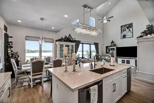 25 Cmdr. Runco Ln, Taylor Lake Village, TX 77586 - Photo 19