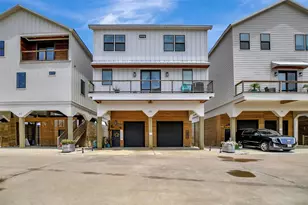 25 Cmdr. Runco Ln, Taylor Lake Village, TX 77586 - Photo 1